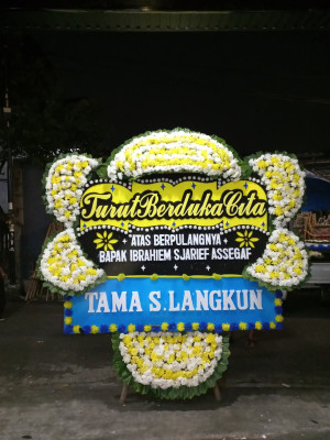 Papan Bunga Duka di Natal